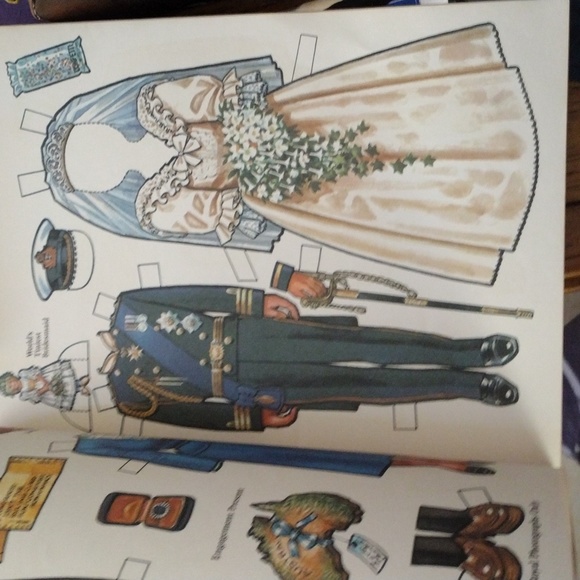 Chuck & Do have a baby paper doll book - Picture 9 of 11